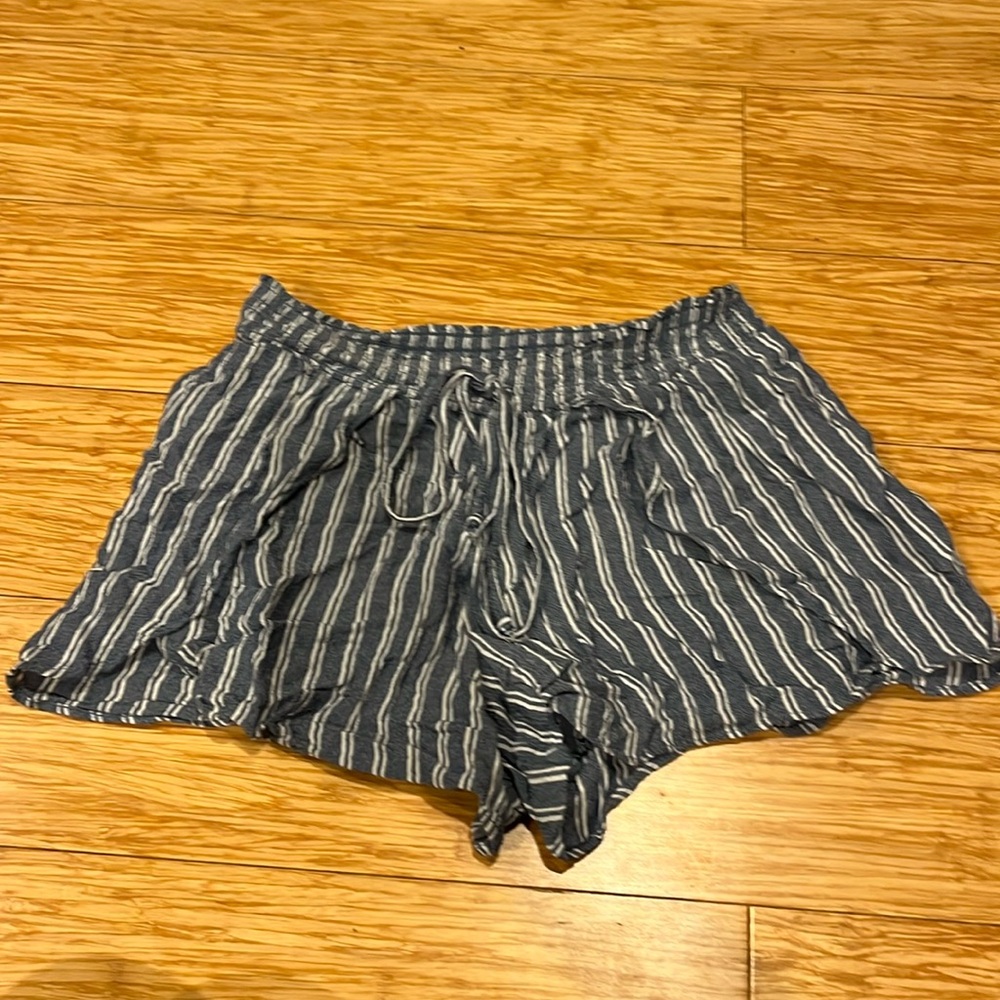 Hollister Blue Pinstriped Flowy Shorts
